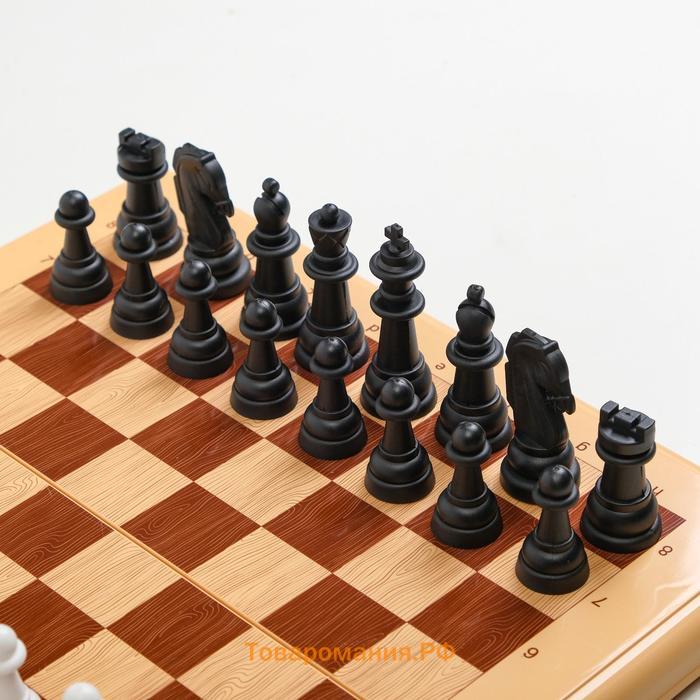 Шахматы настольные, 32×32 см, доска и фигуры пластик, h-от 4 до 7 см, d=2.6 см