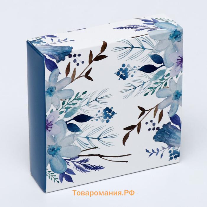 Коробка под 9 конфет с обечайкой « Голубые цветы » с окном 14.5×14.5×3.5 см