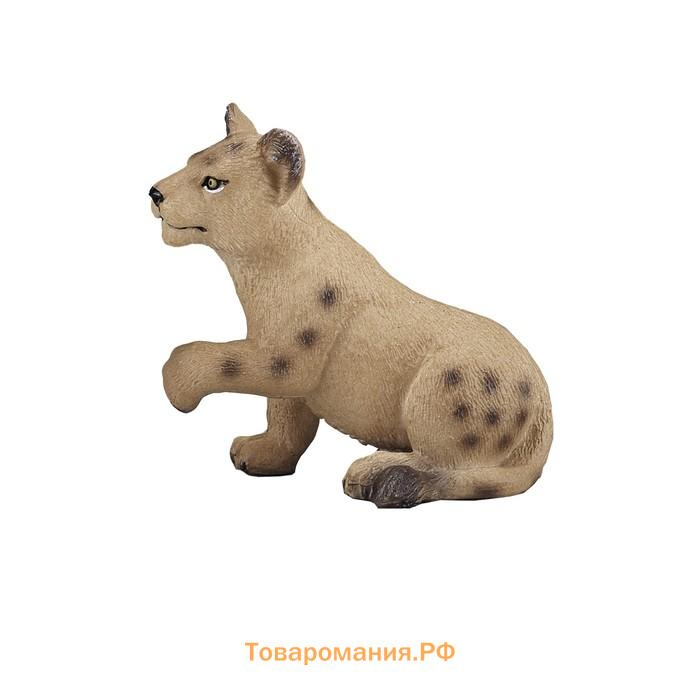 Фигурка Konik «Львёнок (играющий)»