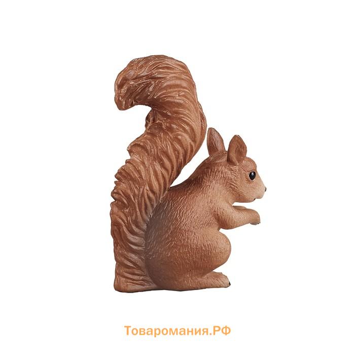 Фигурка Konik «Белка (стоящая)»