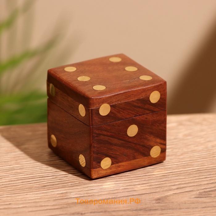 Кубики игральные в шкатулке, 4.5×4.5×4.5 см, дерево шишам