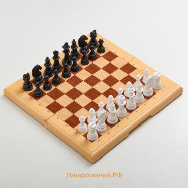 Шахматы настольные, 32×32 см, доска и фигуры пластик, h-от 4 до 7 см, d=2.6 см